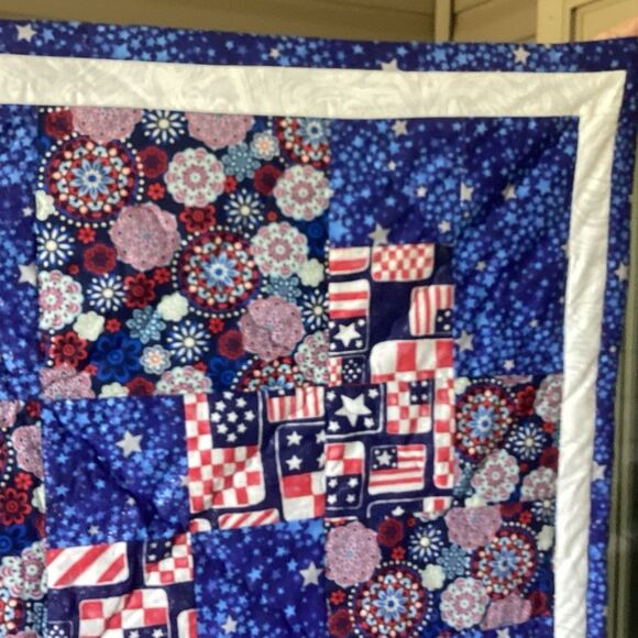 NWT Americana Hand Crafted Large Lap Quilt in Red, White and Blue - Picture 8 of 15